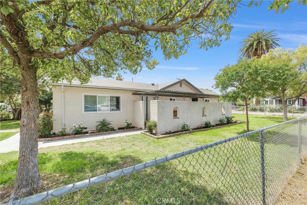 4997 Hollyhock Lane Riverside, CA 92505 - Photo 4 of 29
