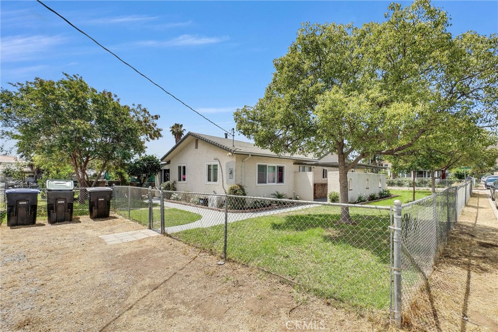 4997 Hollyhock Lane Riverside, CA 92505 - Photo 5 of 29