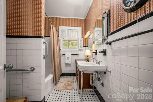 $375,000 | 151 South Magnolia Street, Forest City, NC 28043