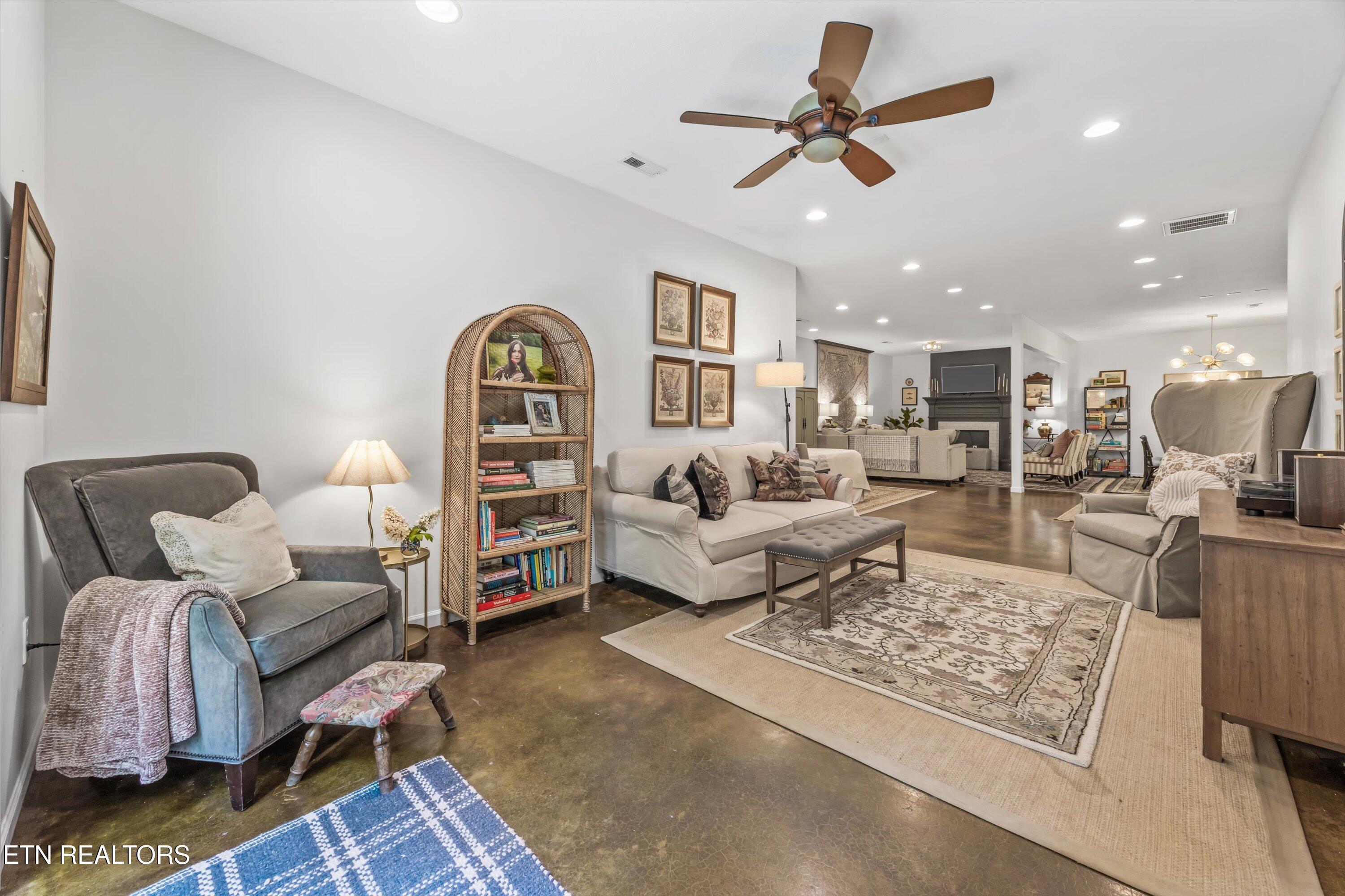5807 Nottingham Road Knoxville, TN 37918 - Photo 23 of 44 24-5807 Nottingham Rd32