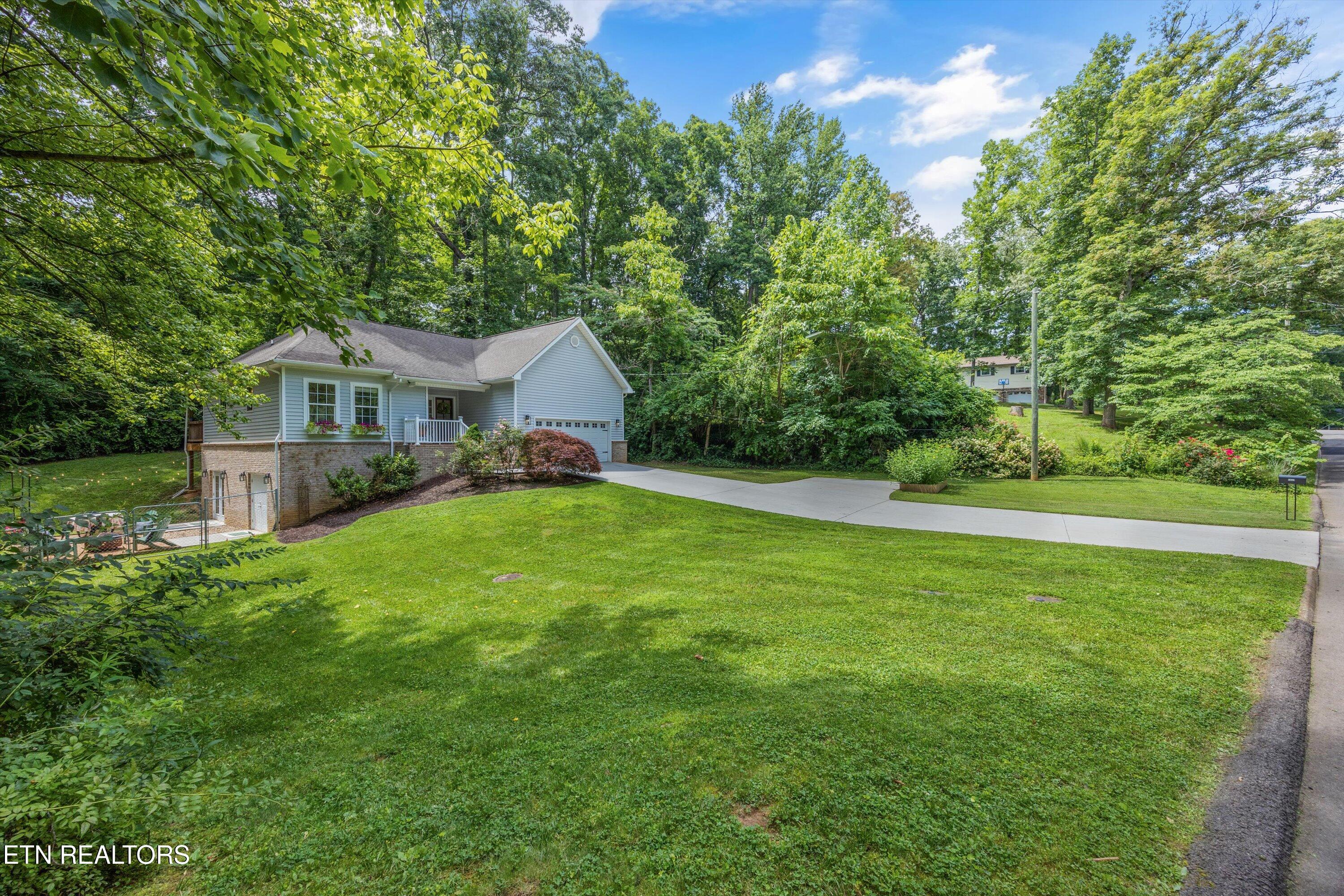 5807 Nottingham Road Knoxville, TN 37918 - Photo 3 of 44 03-5807 Nottingham Rd01