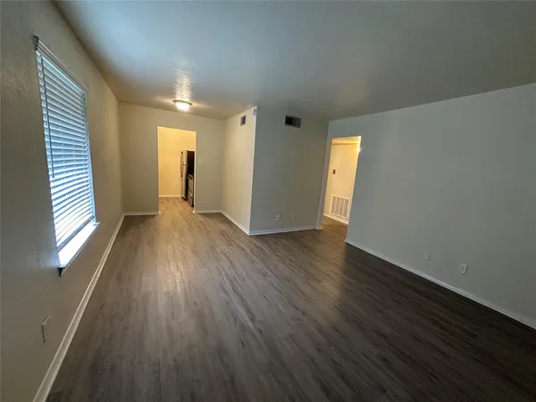 $1,200 | 2211 South Vernon Avenue, Unit 205, Dallas, TX 75224