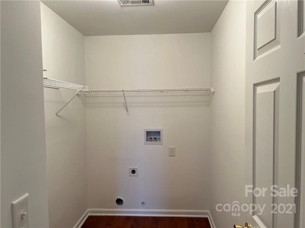 5621 Thompson Road Charlotte, NC 28216 - Photo 15 of 27 Gallery Image 15