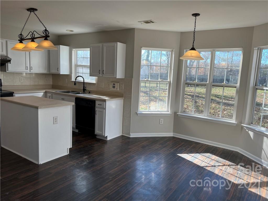 5621 Thompson Road Charlotte, NC 28216 - Photo 21 of 27 Gallery Image 21