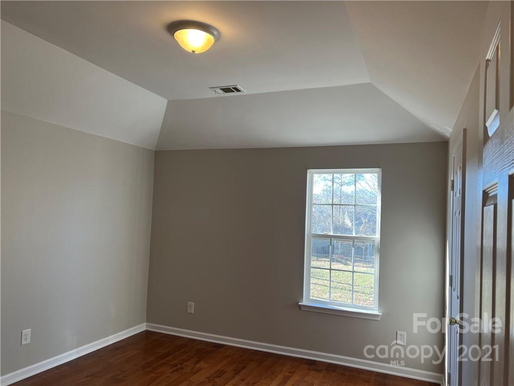 5621 Thompson Road Charlotte, NC 28216 - Photo 23 of 27 Gallery Image 23