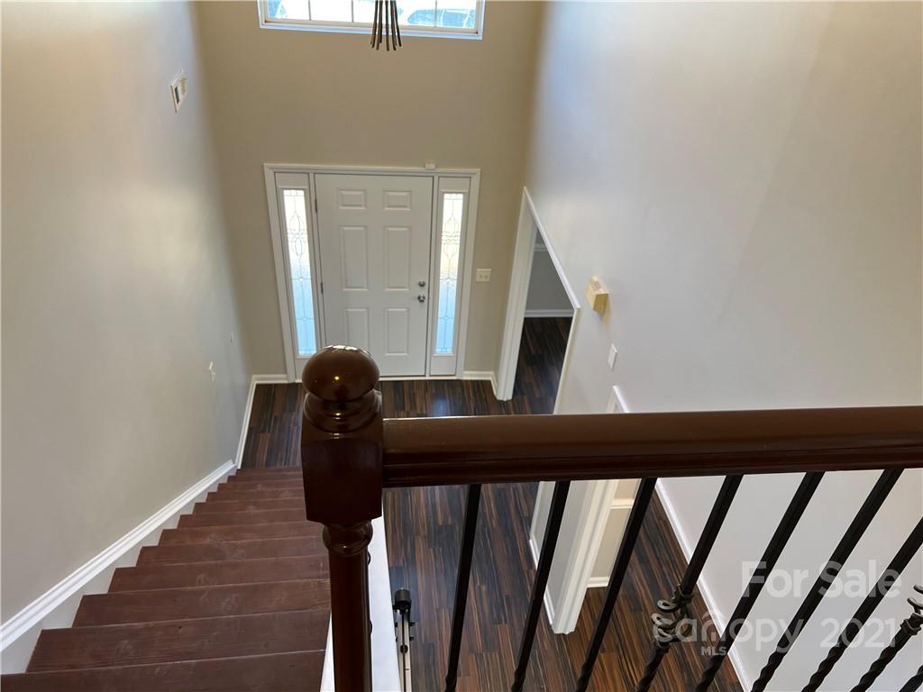5621 Thompson Road Charlotte, NC 28216 - Photo 8 of 27 Gallery Image 8