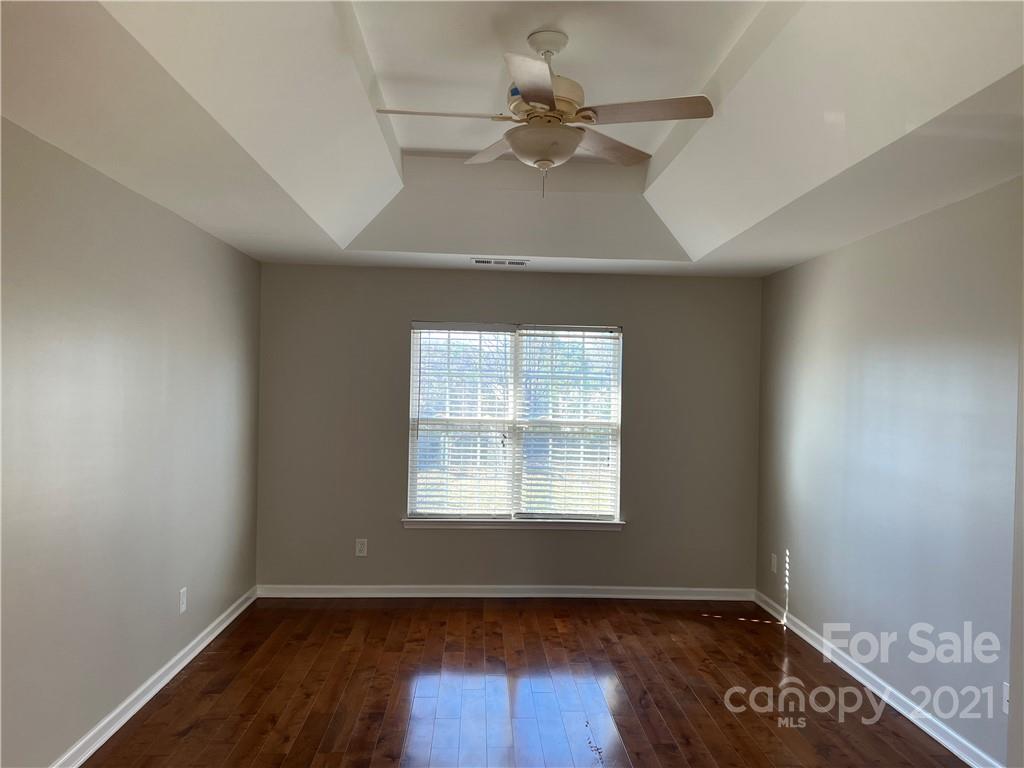 5621 Thompson Road Charlotte, NC 28216 - Photo 10 of 27 Gallery Image 10