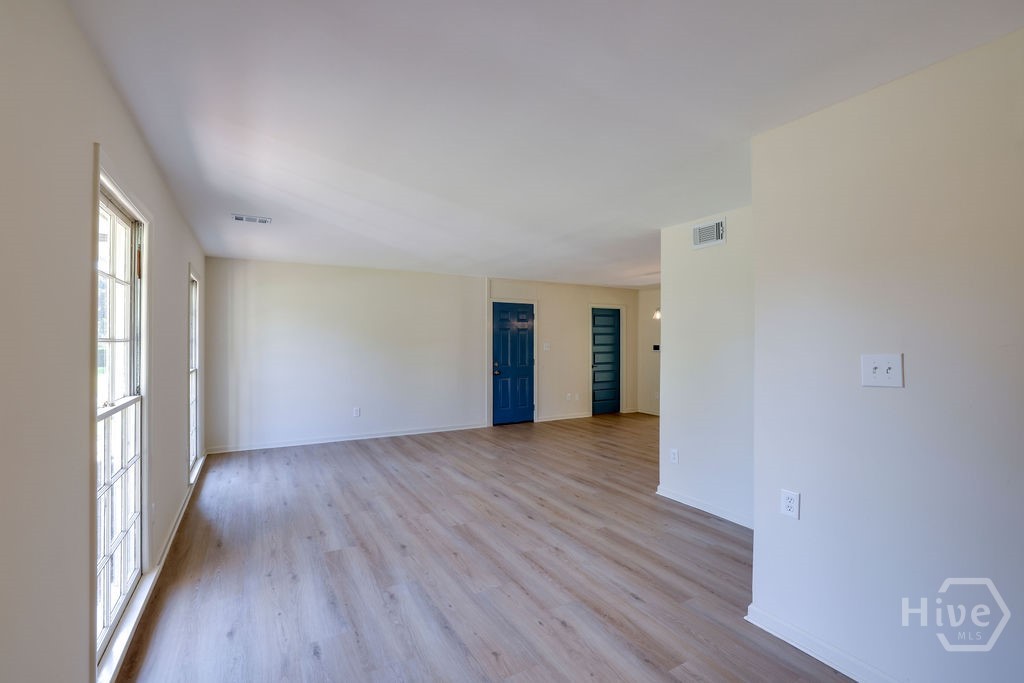 627 Northbrook Road Savannah, GA 31419 - Photo 3 of 32