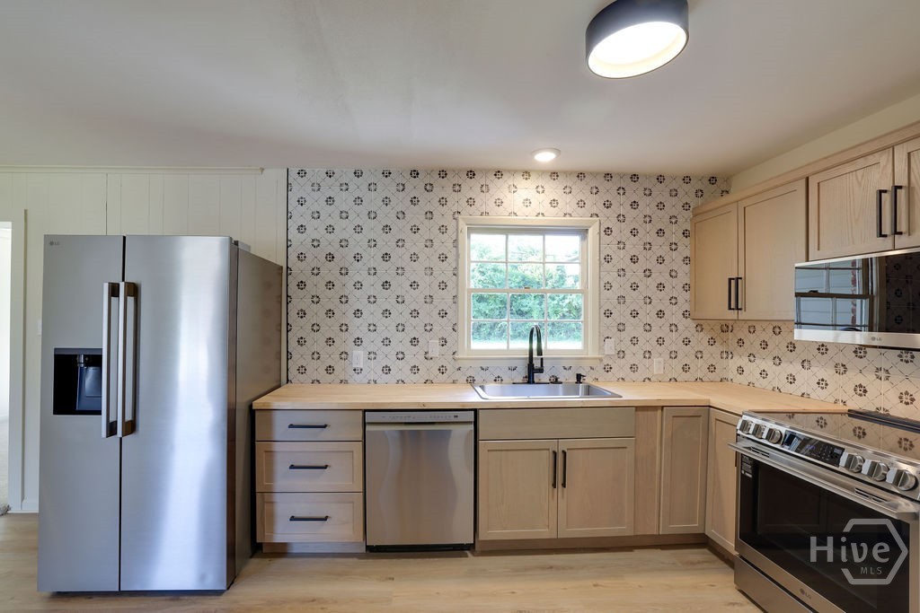 627 Northbrook Road Savannah, GA 31419 - Photo 9 of 32