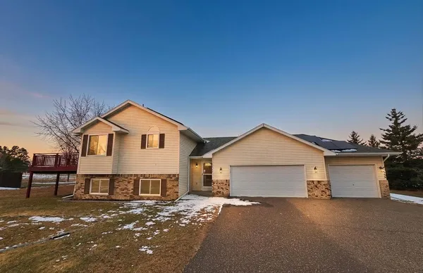 $319,900 | 40566 Golden Avenue, North Branch, MN 55056