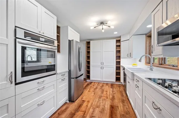 $360,000 | 110 Lilac Lane, Valencia, PA 16059