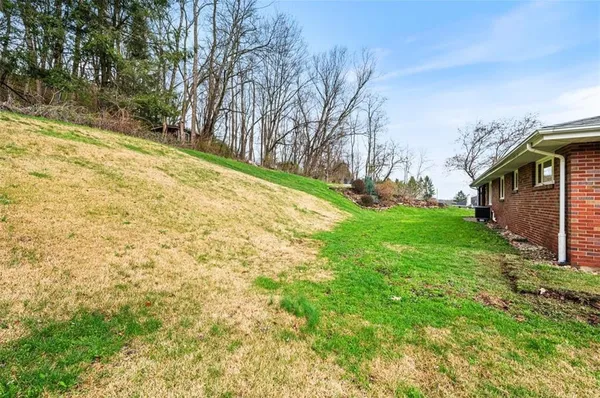 $360,000 | 110 Lilac Lane, Valencia, PA 16059
