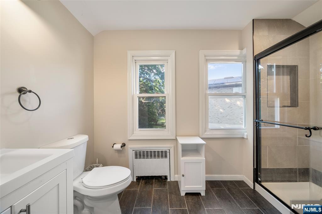 553 Ray Avenue Ridgefield, NJ 07657 - Photo 21 of 27 Gallery Image 21