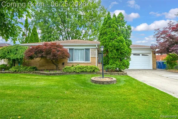 $299,900 | 13818 Collins Drive, Warren, MI 48088