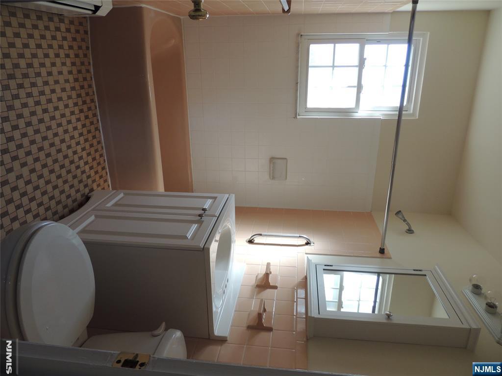 250 Rochelle Avenue, Unit B11 Rochelle Park, NJ 07662 - Photo 11 of 15 Gallery Image 11
