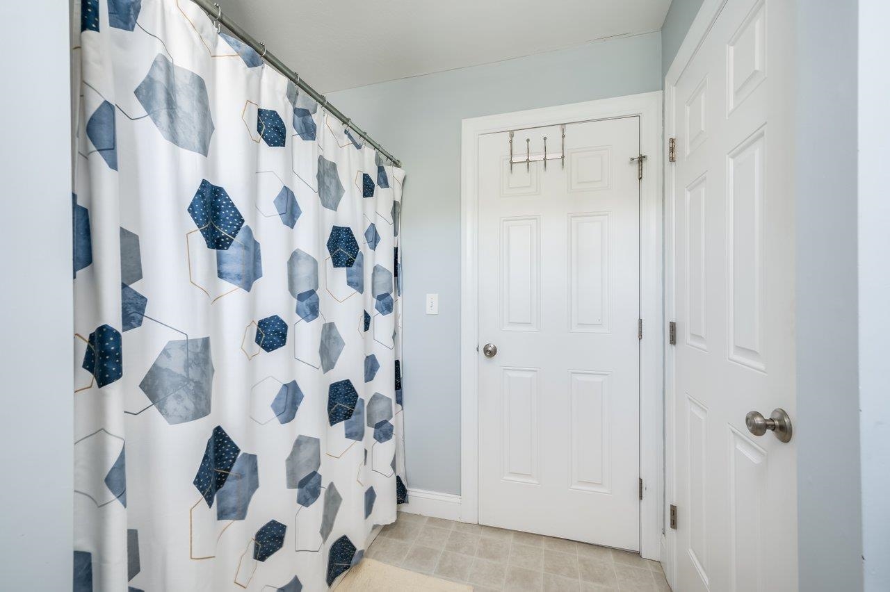 16 Gagne Street, Unit 5 Rochester, NH 03867 - Photo 15 of 38