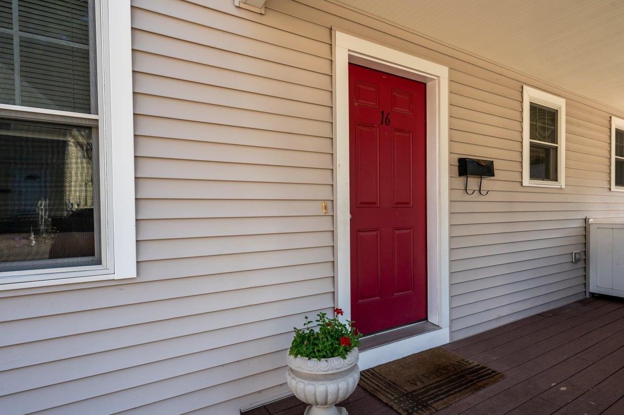 16 Gagne Street, Unit 5 Rochester, NH 03867 - Photo 36 of 38