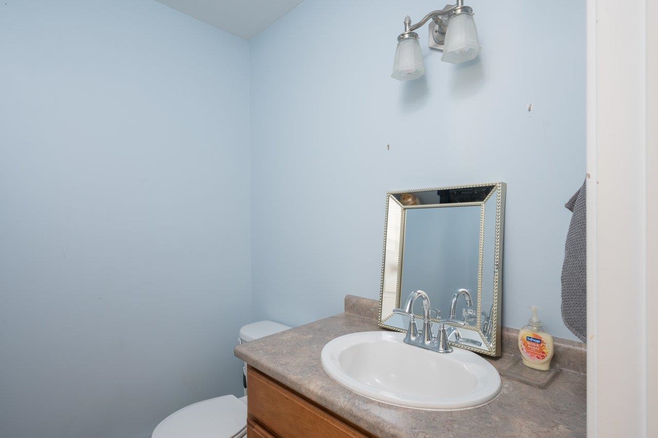 16 Gagne Street, Unit 5 Rochester, NH 03867 - Photo 10 of 38