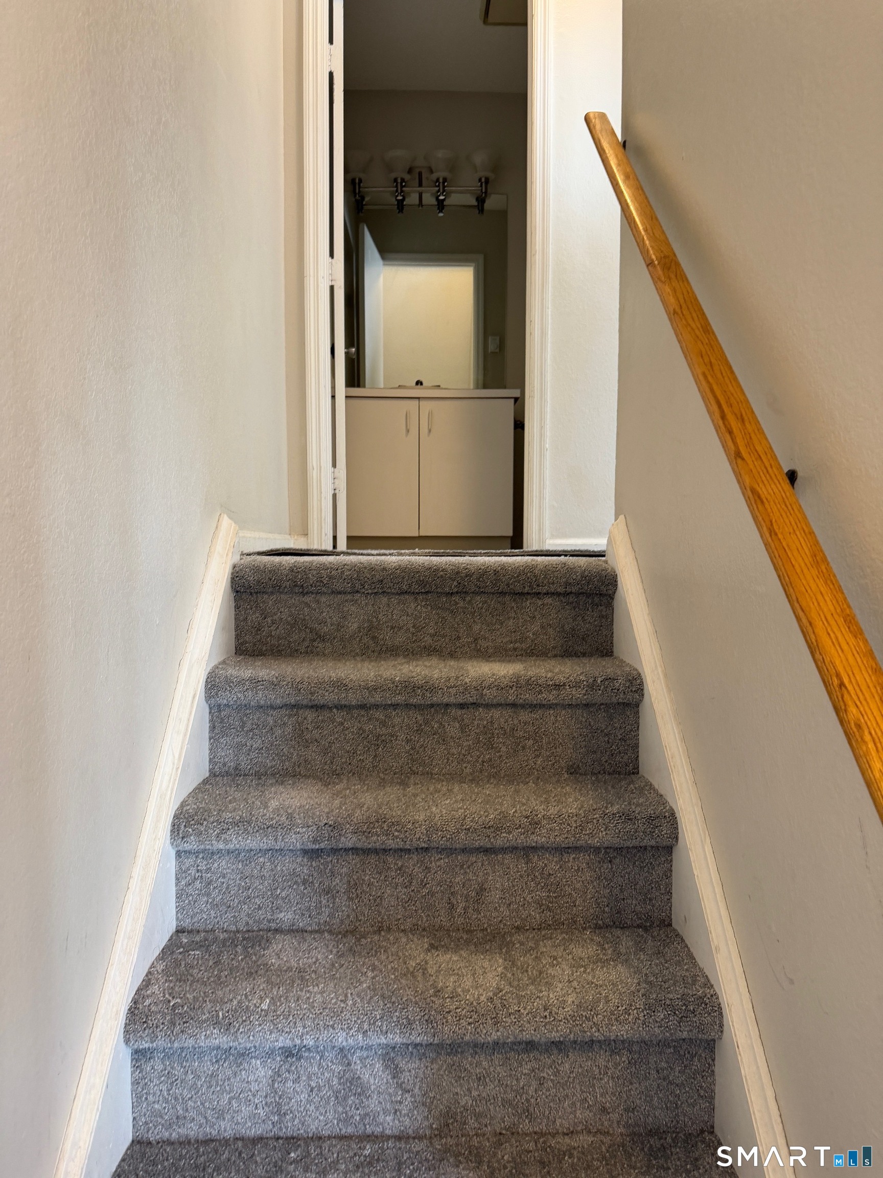 925 Oronoke Road, Unit 30F Waterbury, CT 06708 - Photo 2 of 12 a view of entryway