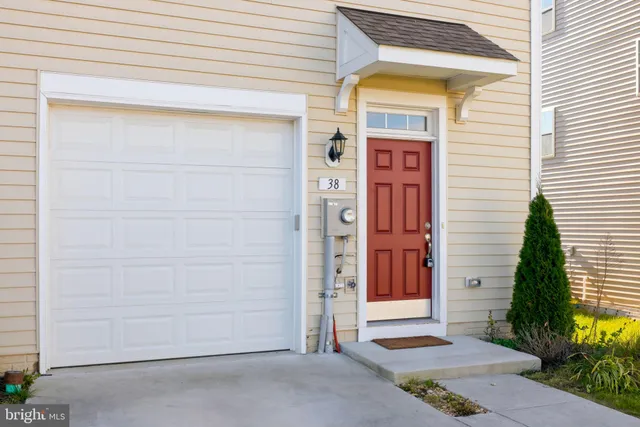 $2,100 | 38 Kirby Court, Bunker Hill, WV 25413