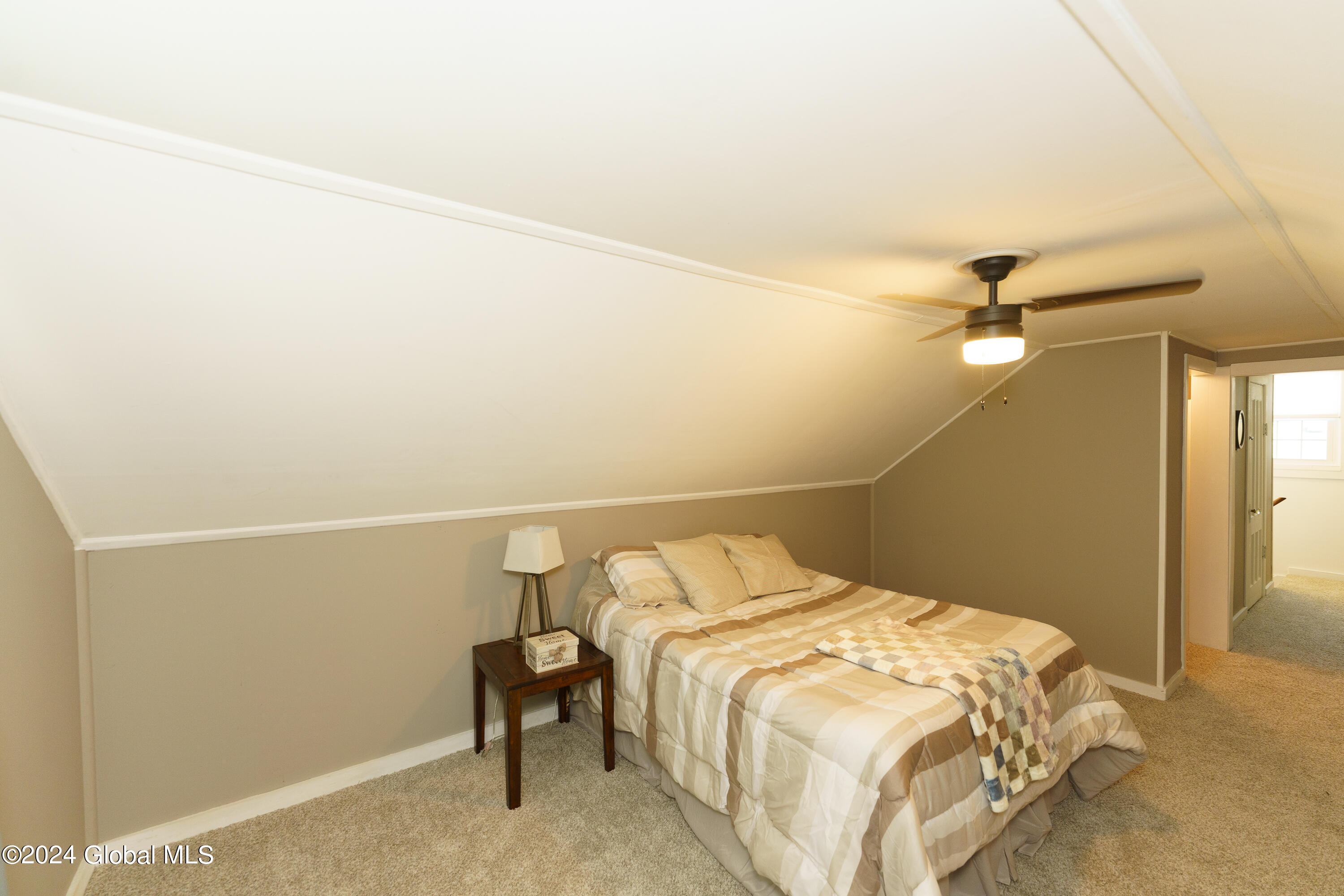 372 East Campbell Road Schenectady, NY 12303 - Photo 20 of 40 Main Bedroom on Second Floor