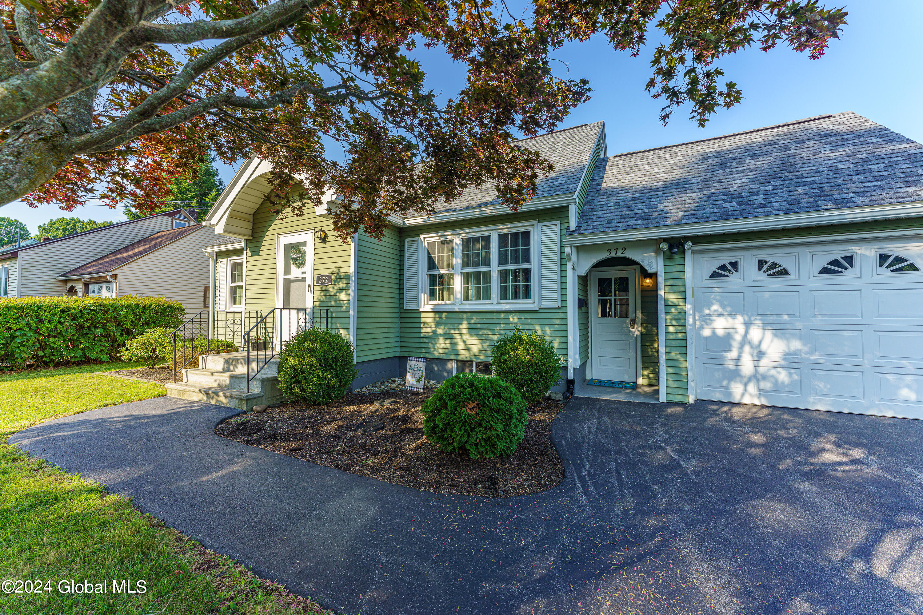 372 East Campbell Road Schenectady, NY 12303 - Photo 2 of 40 Attached Over-Sized One Car Garage