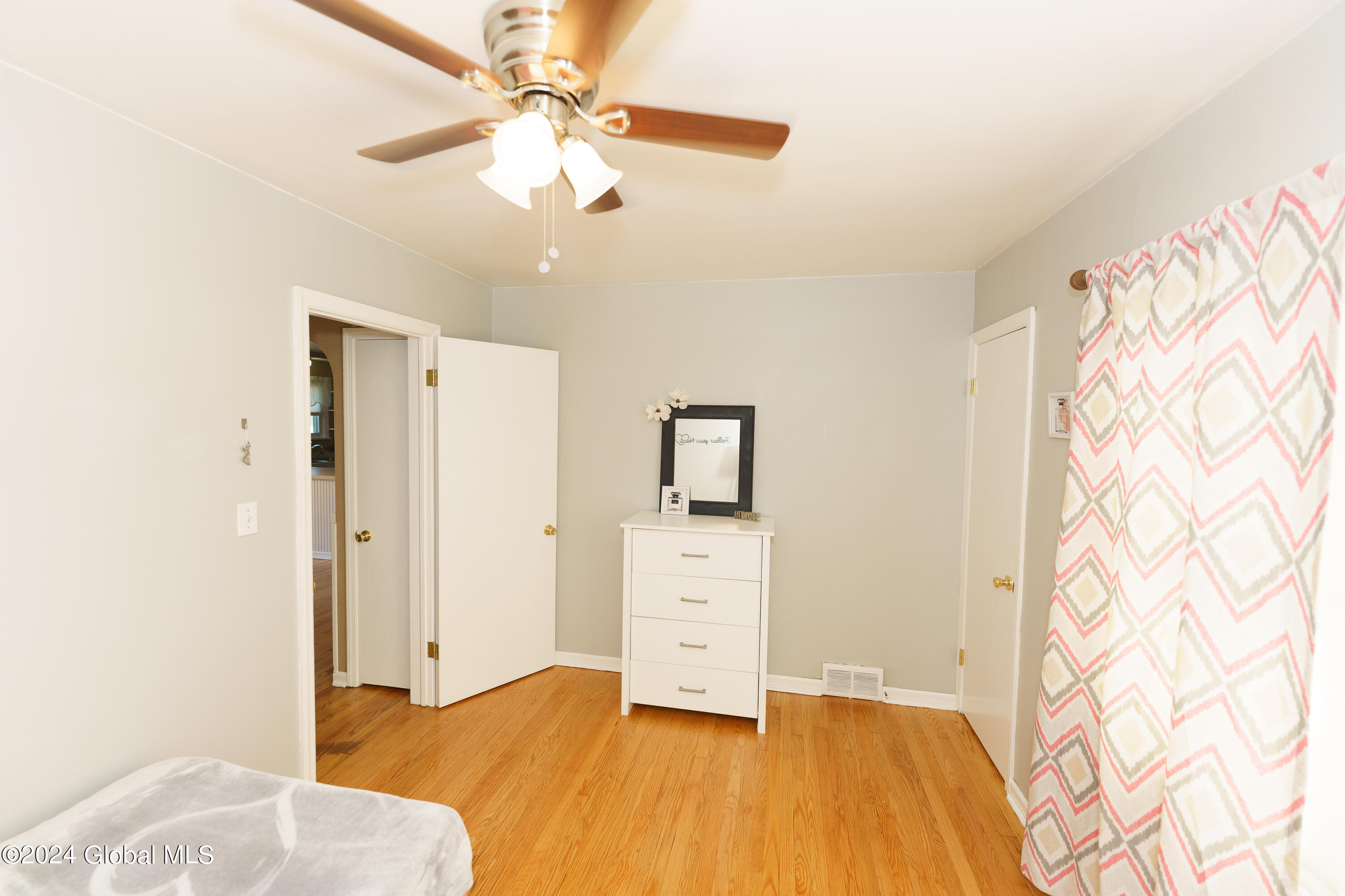372 East Campbell Road Schenectady, NY 12303 - Photo 23 of 40 Second Bedroom