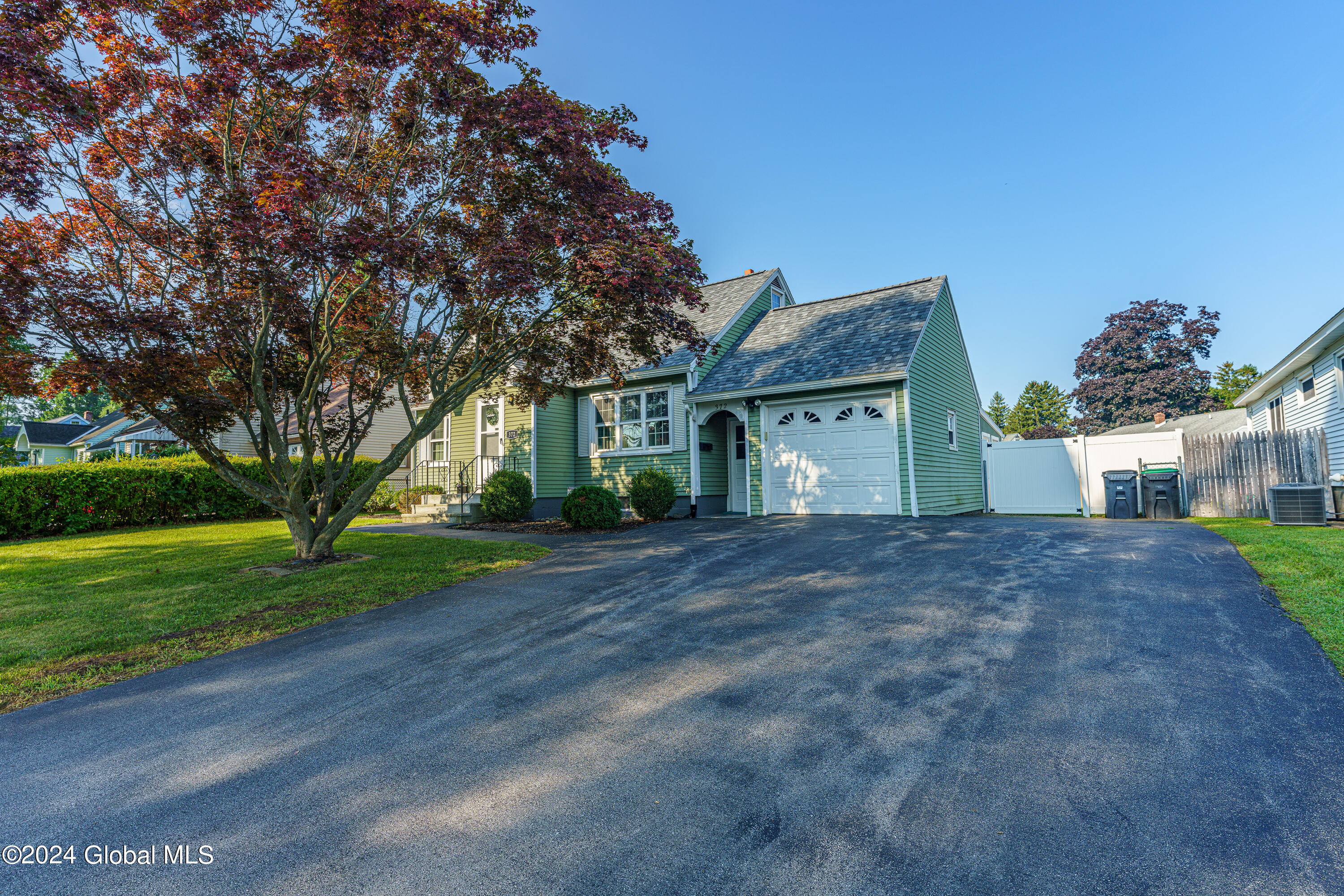 372 East Campbell Road Schenectady, NY 12303 - Photo 3 of 40 372 E Campbell Road, Rotterdam, NY 12303