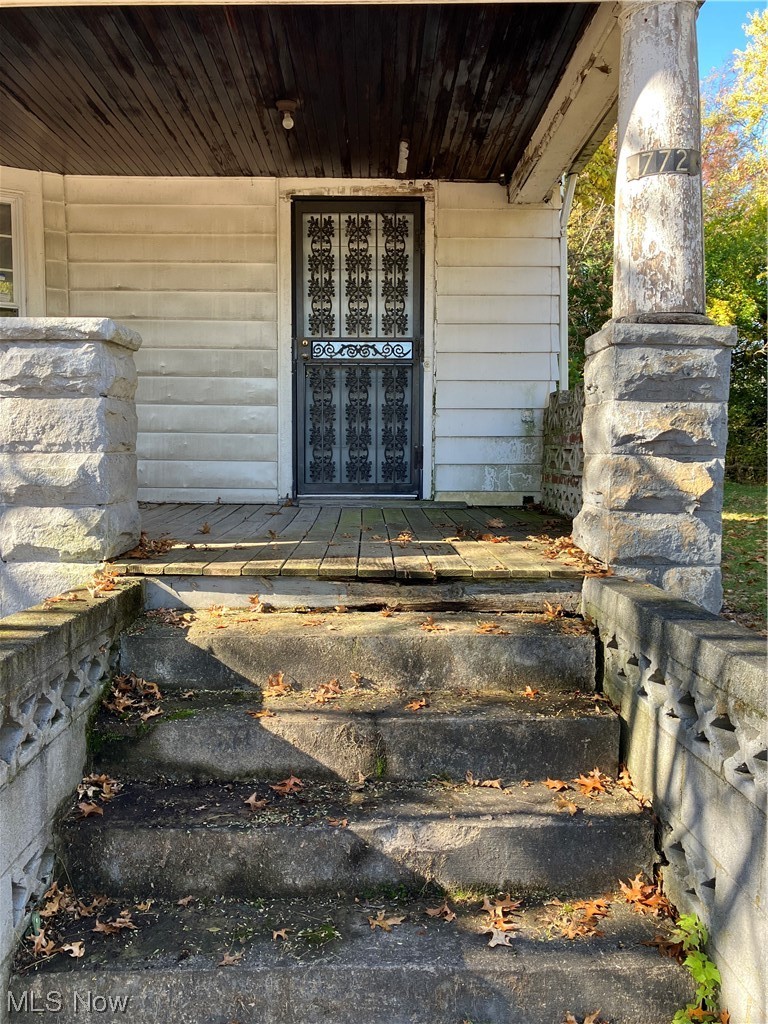 772 Lakeview Road Cleveland, OH 44108 - Photo 6 of 31 Gallery Image 6