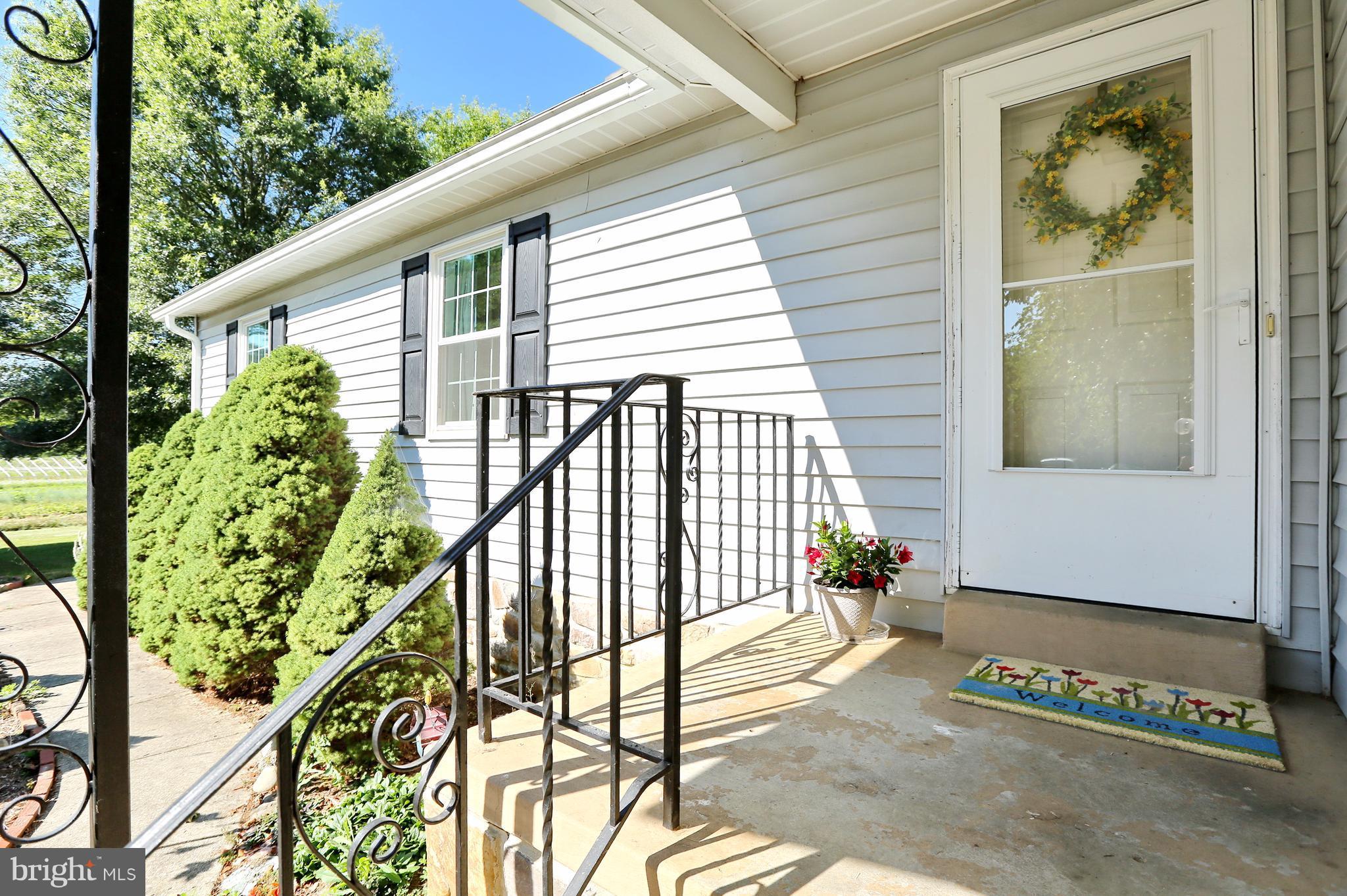 17809 Horsehead Road Brandywine, MD 20613 - Photo 4 of 30 Step Inside....