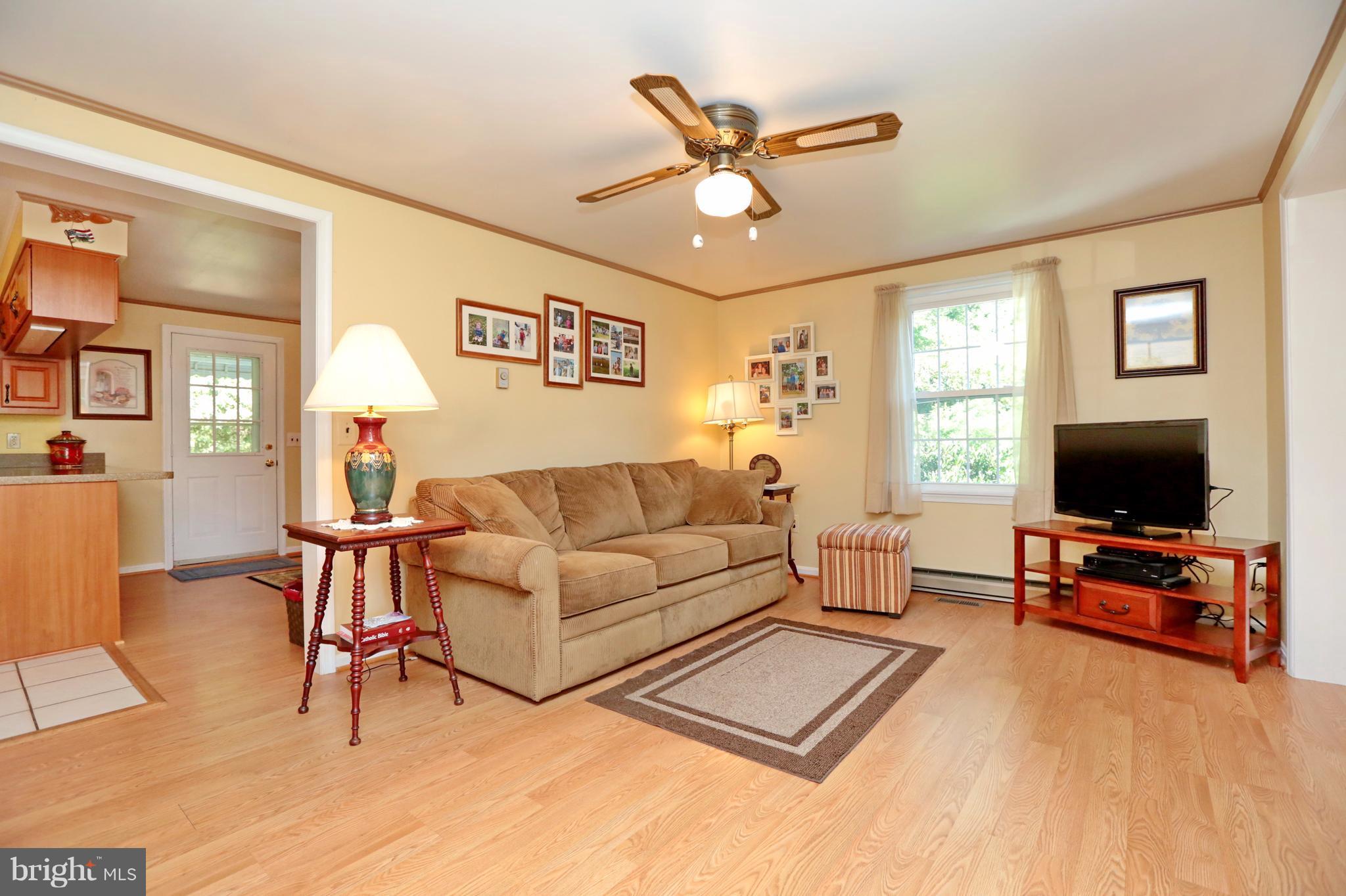 17809 Horsehead Road Brandywine, MD 20613 - Photo 6 of 30 Living Room w/ Pergo Floors