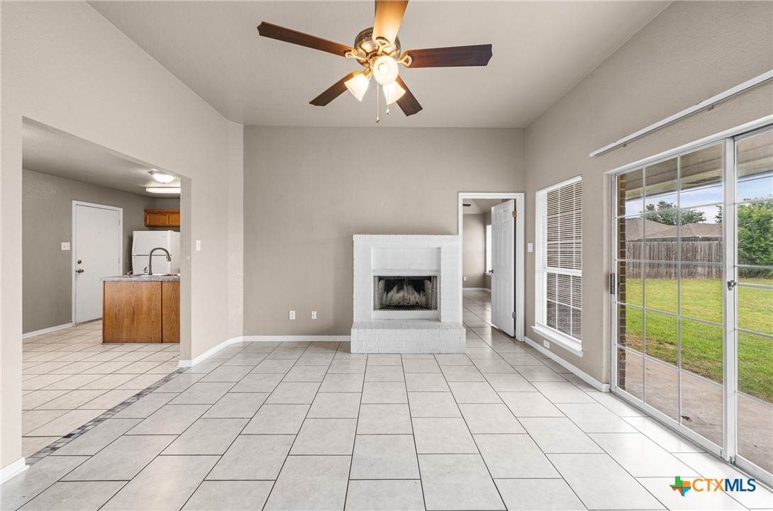 5216 West Ridge Boulevard Temple, TX 76502 - Photo 5 of 28 Wood Burning Fireplace