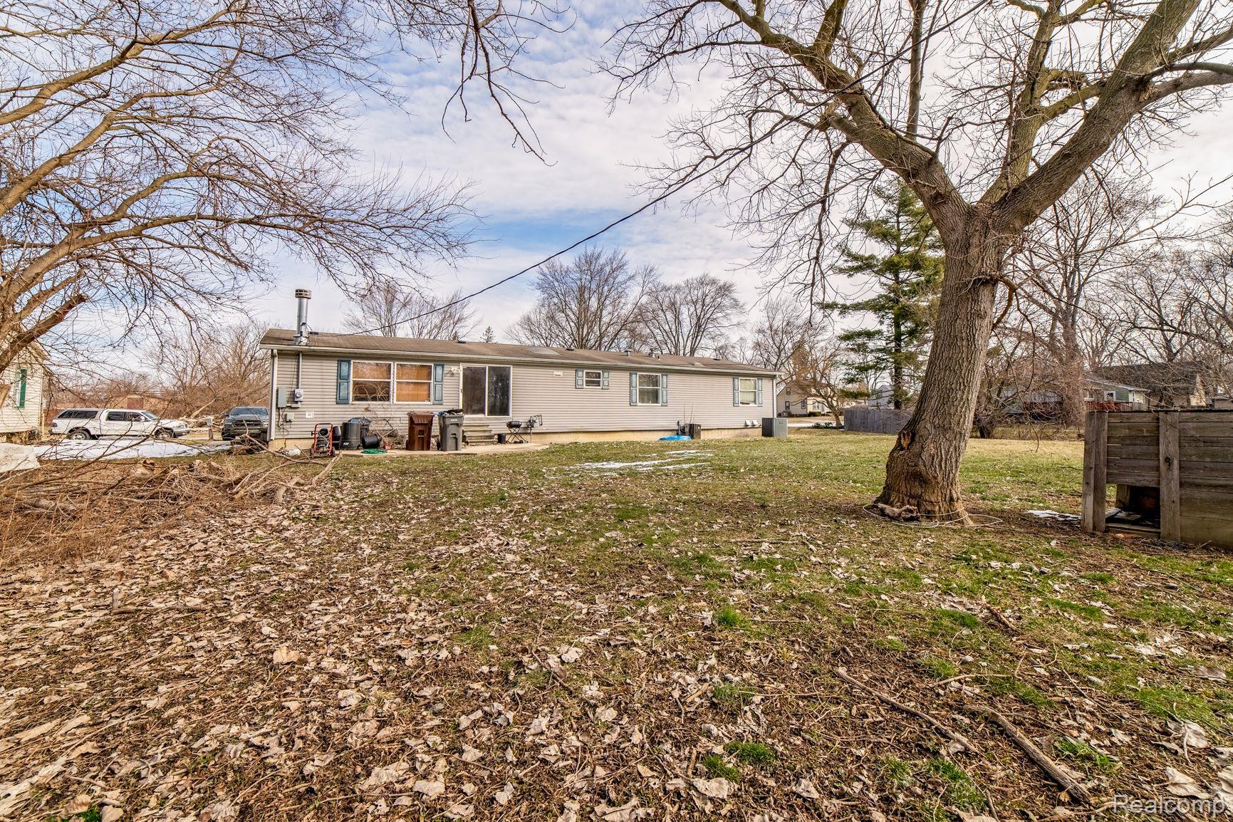 28581 Beechnut Street Inkster, MI 48141 - Photo 27 of 29 Back yard view