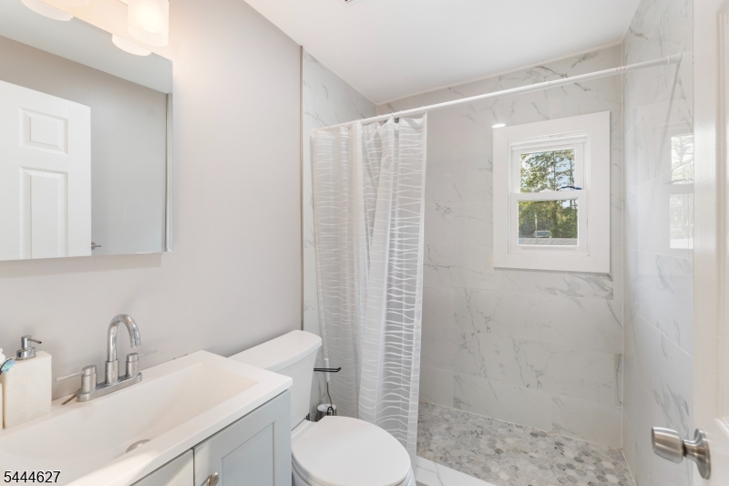 325 Roycefield Road Hillsborough, NJ 08844 - Photo 17 of 41