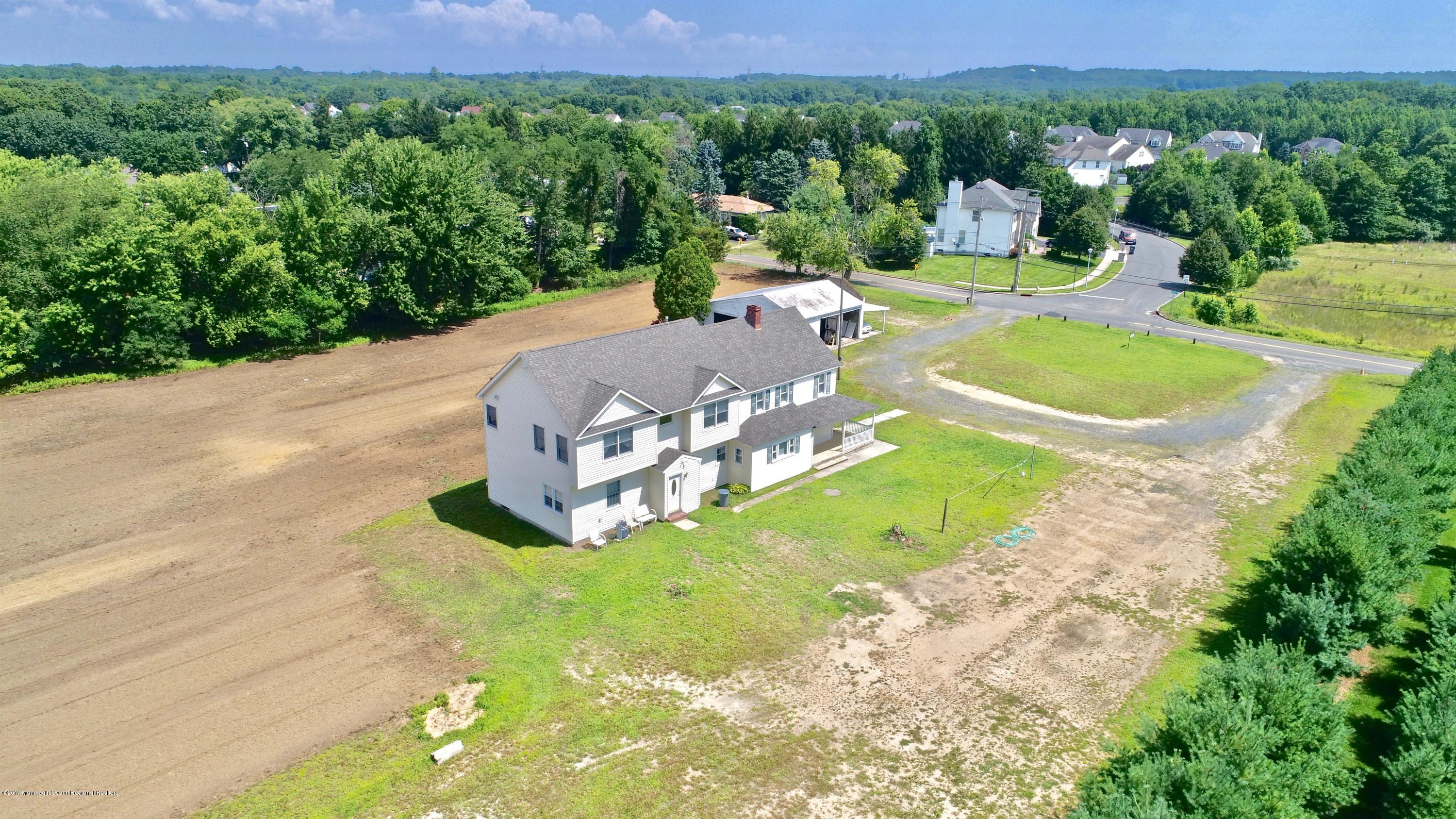 136 Crine Road Morganville, NJ 07751 - Photo 1 of 36 007_44674332