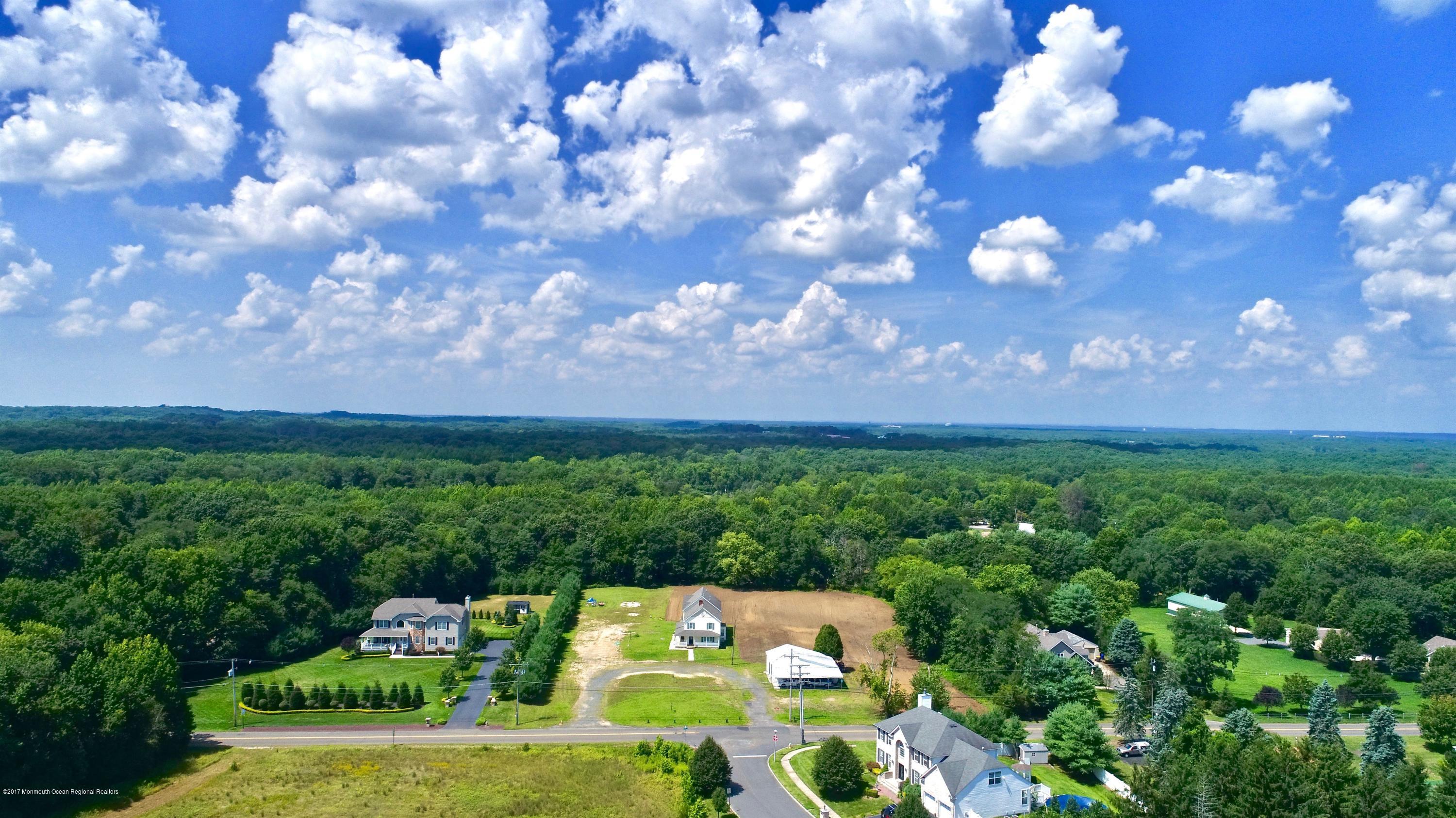 136 Crine Road Morganville, NJ 07751 - Photo 35 of 36 038_44674311
