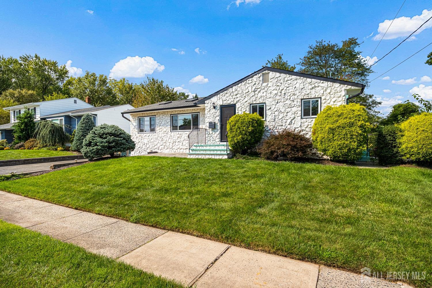 56 Rieder Road Edison, NJ 08817 - Photo 2 of 24 Gallery Image 2