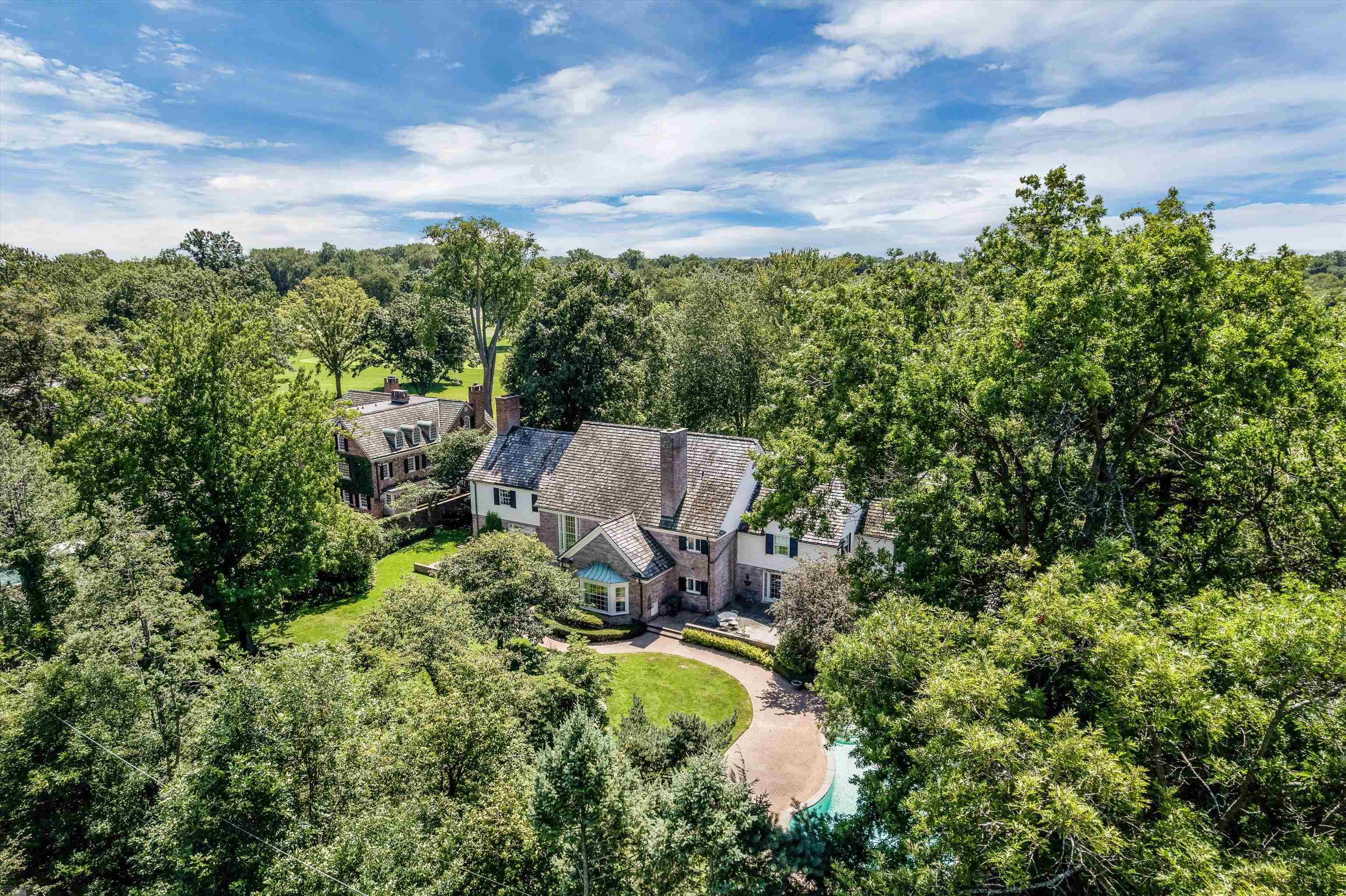 382 Provencal Road Grosse Pointe, MI 48236 - Photo 87 of 95 50155244-745102be-f4ef-4bfe-aaab-aa279f140d2e.JPG