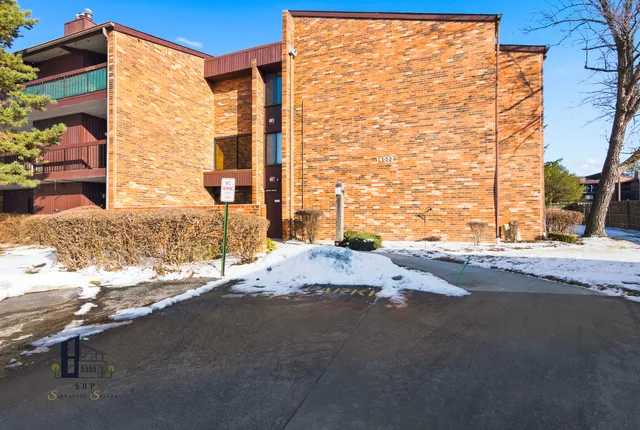 $199,999 | 14533 Walden Court, Unit PH4, Oak Forest, IL 60452