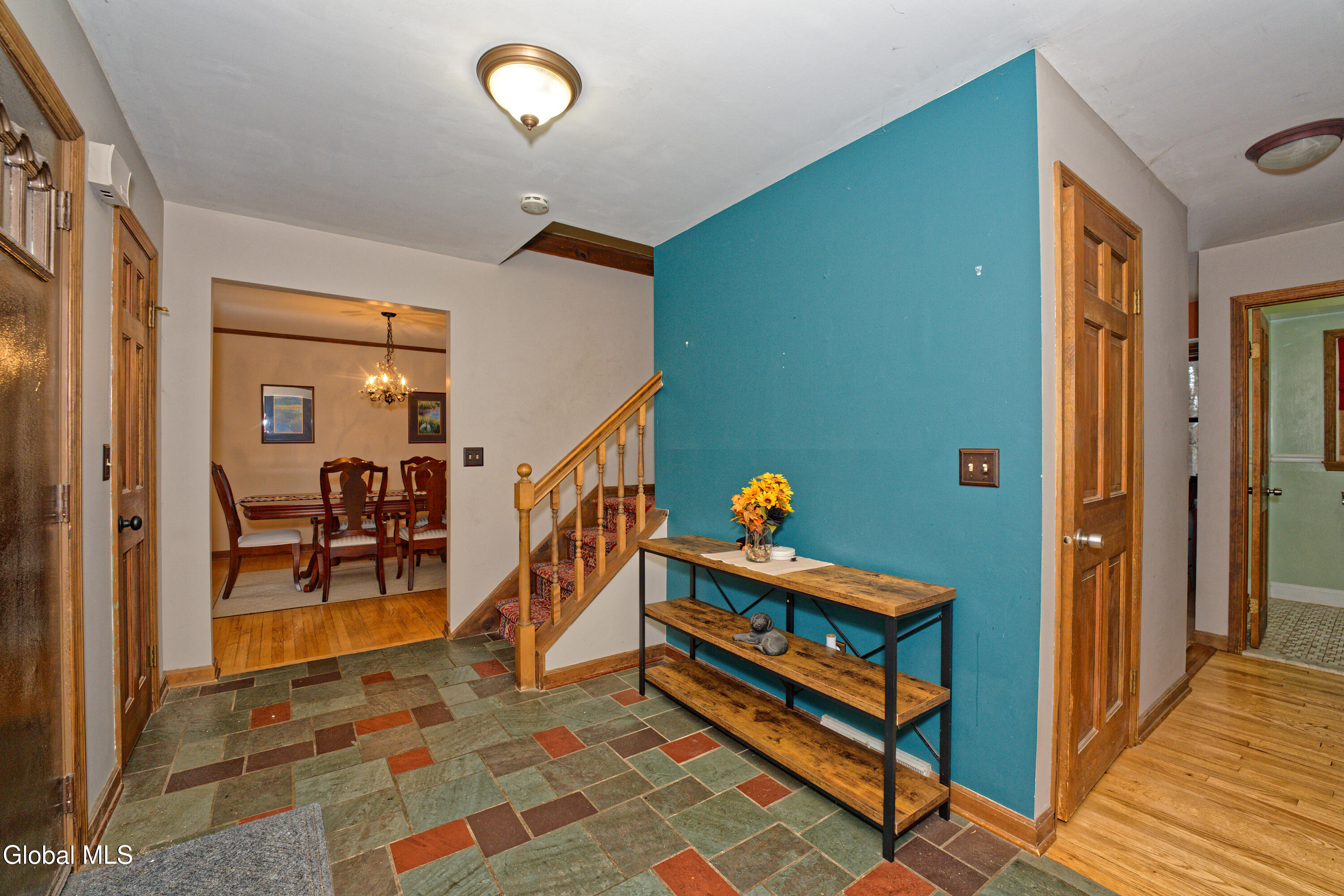 8 Raspberry Drive Malta, NY 12020 - Photo 14 of 45 1 Entryway 1