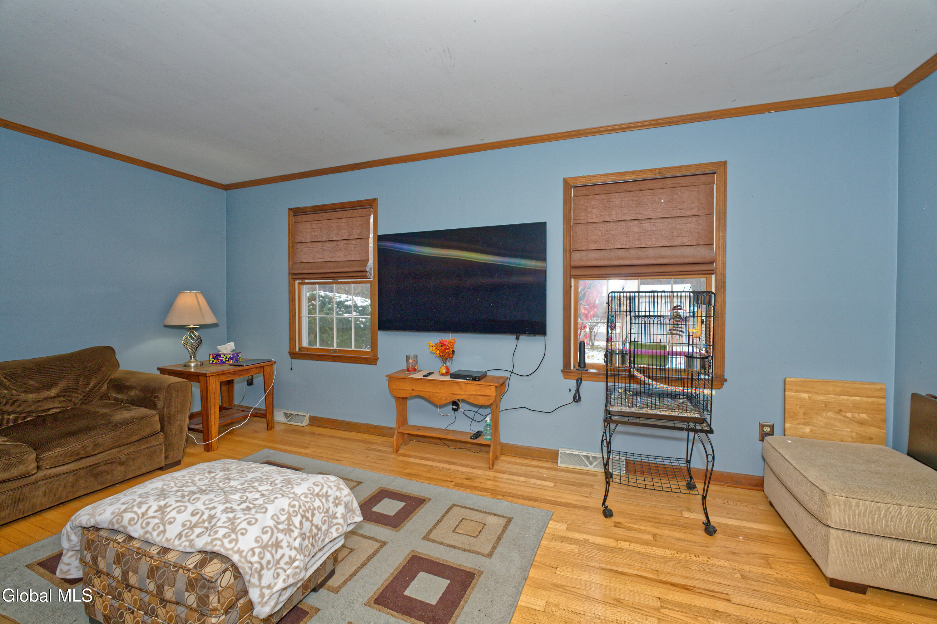 8 Raspberry Drive Malta, NY 12020 - Photo 18 of 45 2 Livingroom 3