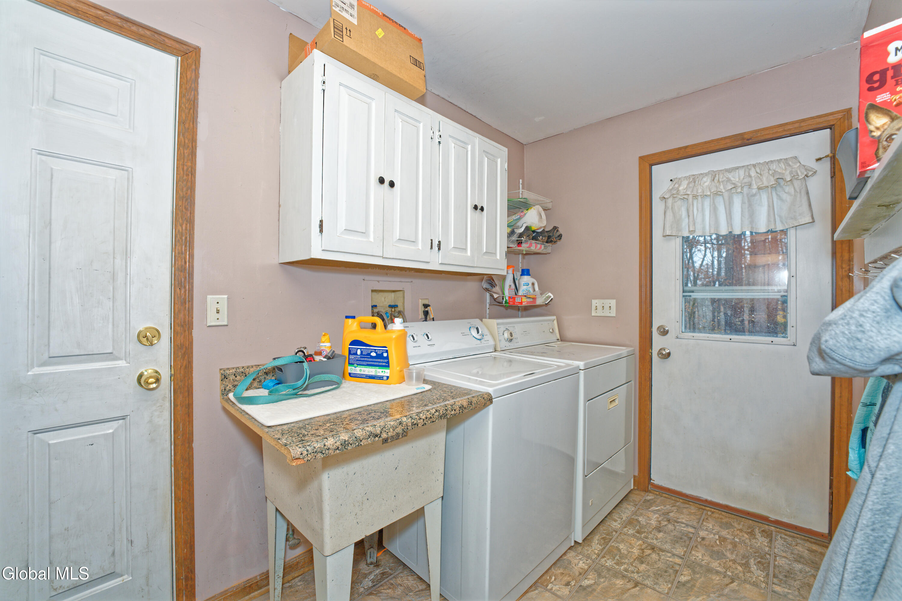 8 Raspberry Drive Malta, NY 12020 - Photo 27 of 45 Laundry