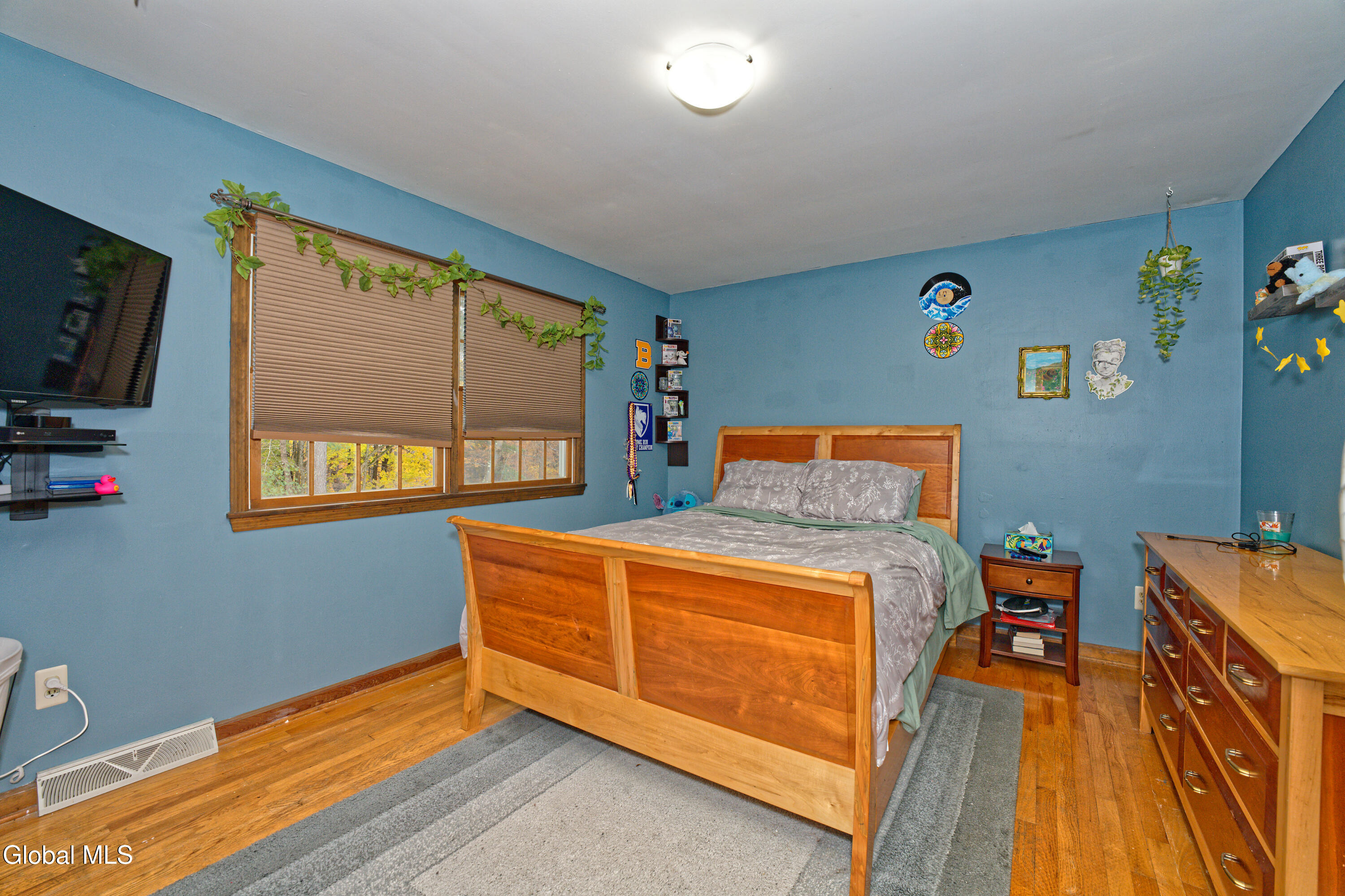 8 Raspberry Drive Malta, NY 12020 - Photo 36 of 45 8 Bedroom