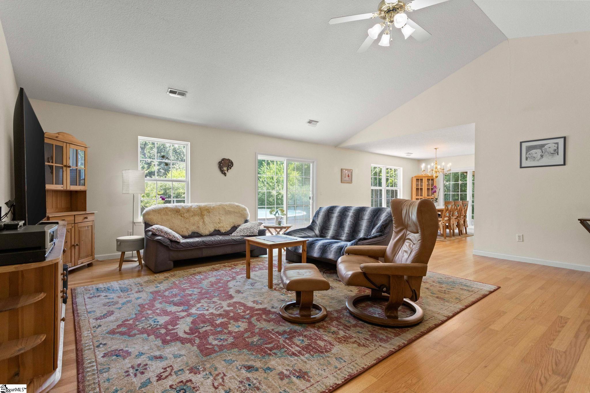 111 Dillard Road Duncan, SC 29334 - Photo 18 of 45 Gallery Image 18