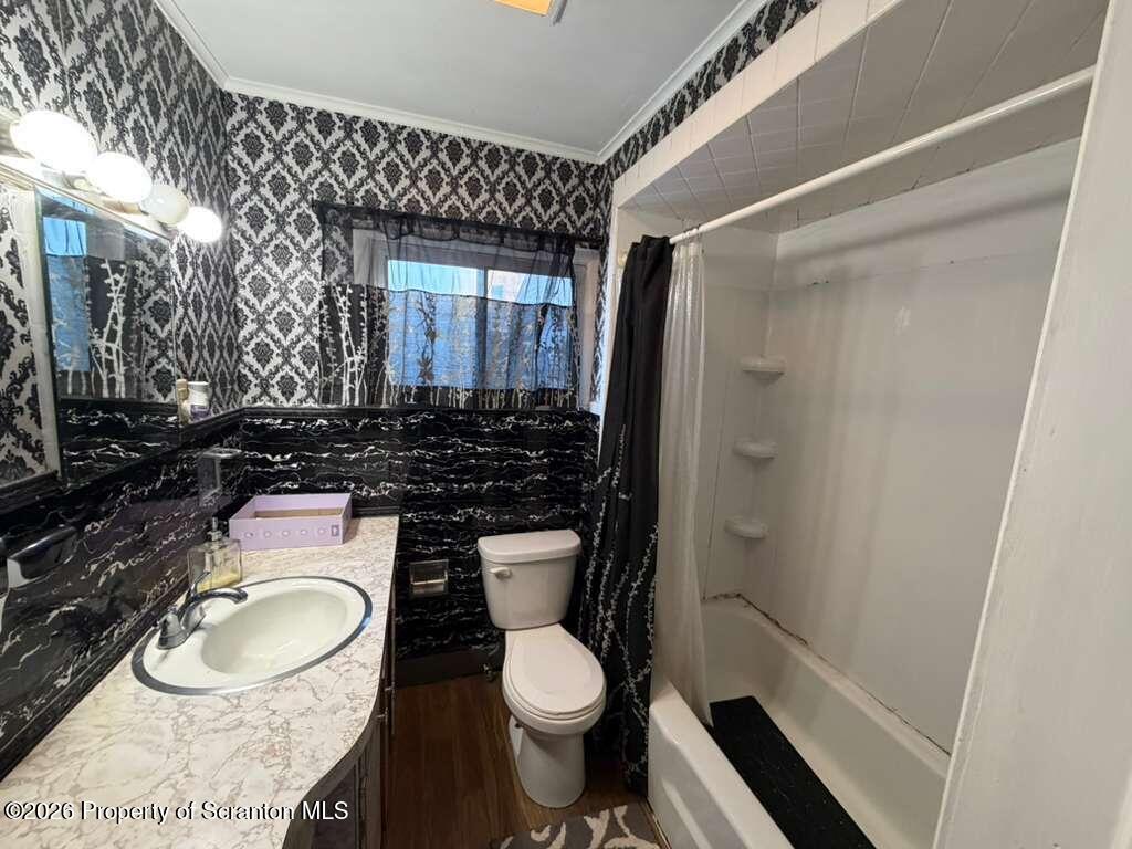 717 Prospect Avenue, Unit 3 Scranton, PA 18505 - Photo 7 of 10 PHOTO-2026-04-23-14-37-39_5