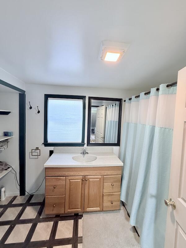 5183 North Oak Road Davison, MI 48423 - Photo 20 of 20 2nd Floor Bath