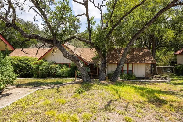 25 Shady Grove Lane, Wimberley, TX 78676