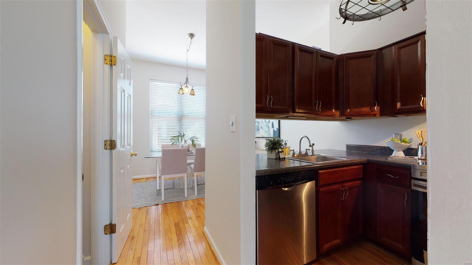 2321 Rutger Street, Unit E St. Louis, MO 63104 - Photo 8 of 35 Gallery Image 8