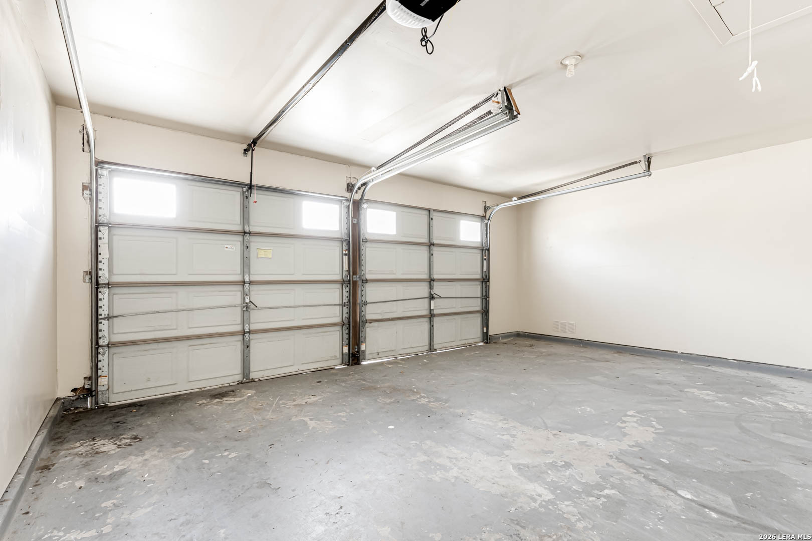 112 Friendswood Path Universal City, TX 78148 - Photo 29 of 31 a view of a garage