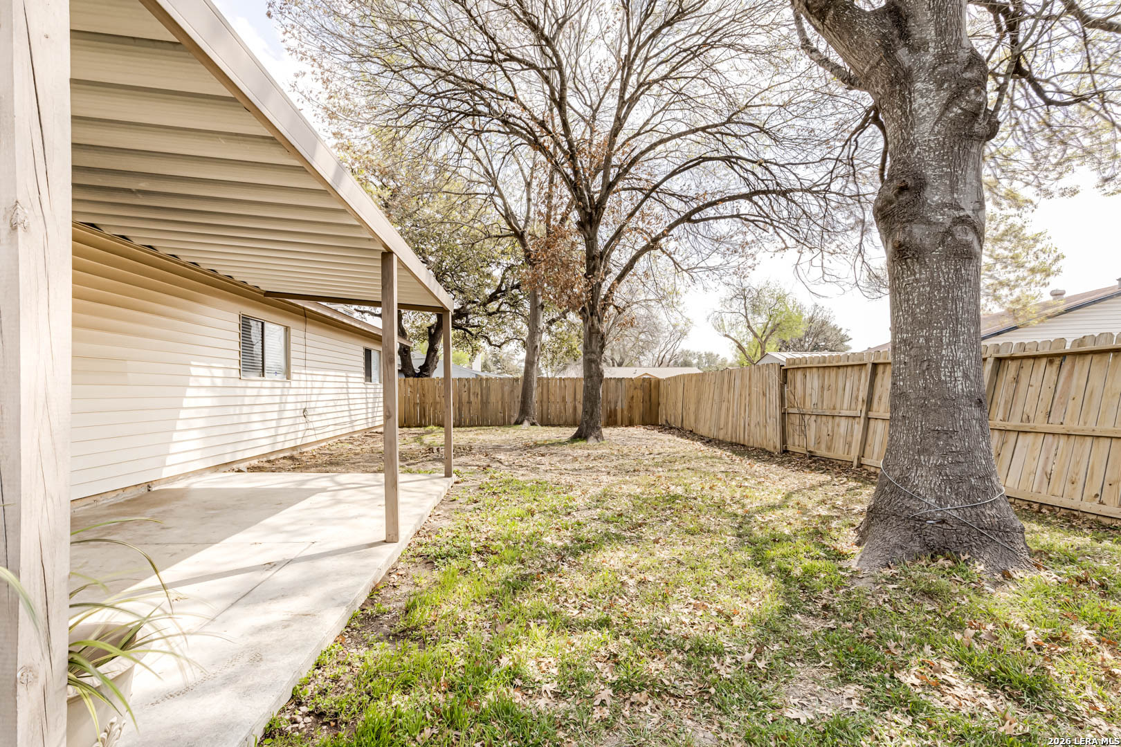 112 Friendswood Path Universal City, TX 78148 - Photo 30 of 31 a view of a backyard